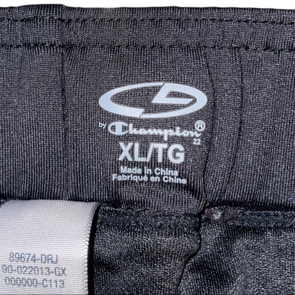 Champion Woman Shorts Size XL - Picture 3 of 3